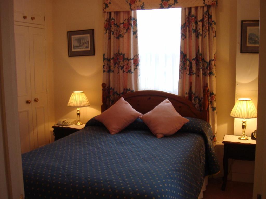 Gibtel Lodge & Cafe Slough Room photo